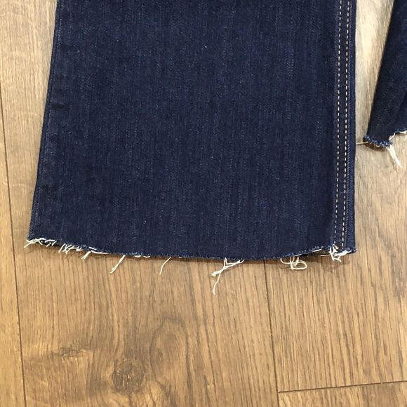 Old Navy Flare Jeans Women's 4 Regular Blue Mid Rise Frayed Hem Dark Wash - Picture 8 of 9